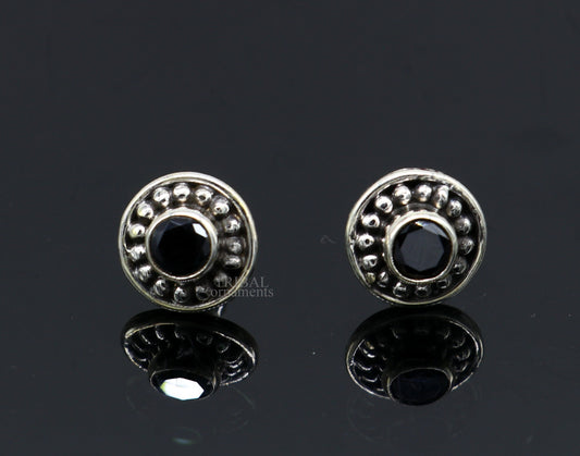 Single Black stone Flower design handmade 925 sterling silver stud earring, best daily use vintage style jewelry from India ear1195 - TRIBAL ORNAMENTS