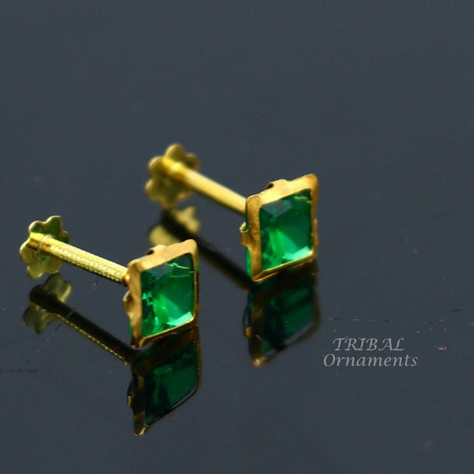 4mm single green stone gorgeous 18kt yellow gold handmade square shape screw back stud earring or nose in unisex jewelry er155 - TRIBAL ORNAMENTS